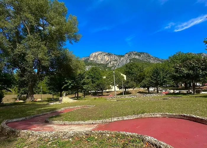 Domaine Le Petit Campsite *